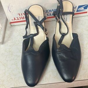 FINAL MARKDOWN Aj valenci Elegant navy Women's Shoes 8 1/2
